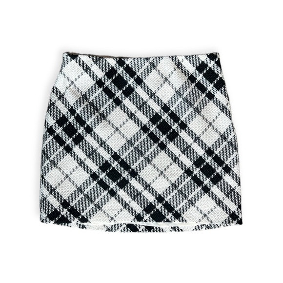 H&M Dresses & Skirts - H&M skirt black white checkered retro style Size 6 small Y2K